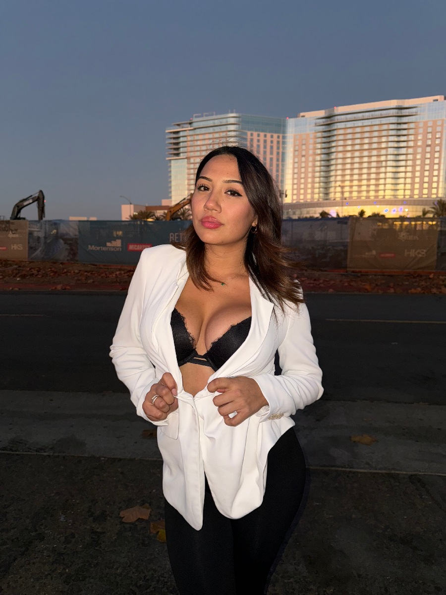 Take a pause and enjoy Ali Cruz — streaming from Guwahati