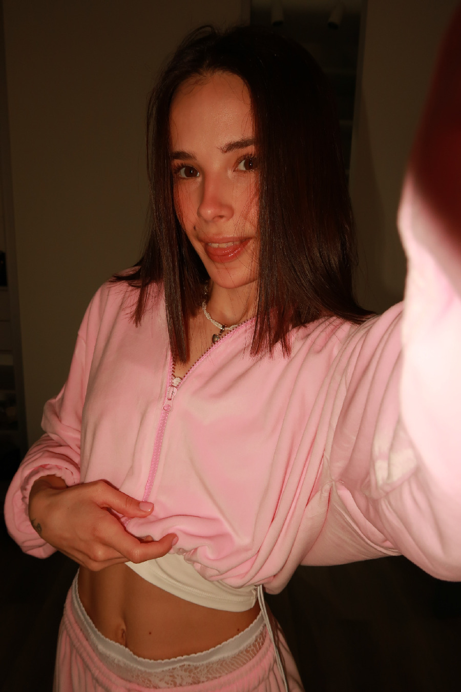 Tina brings the glow — live moments in Guwahati